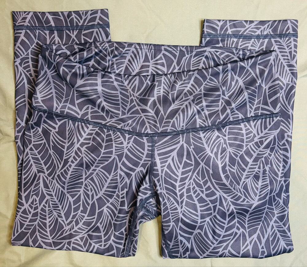 lululemon Women’s Size 8 Purple Gray Print Cropped Calf Length Athletic Pants